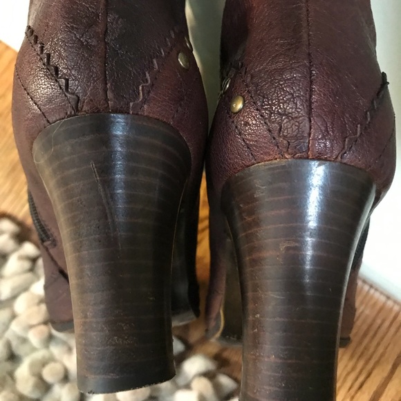 STUDDED and Textured Italian Leather Boots Size 39 - Picture 8 of 11